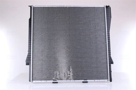 Радіатор охолодження двигуна nissens 60819