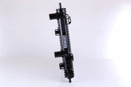 Радіатор охолодження двигуна nissens 61003