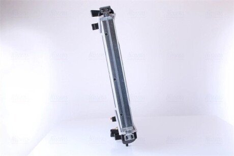 Радиатор охлаждения двигателя nissens 61020A