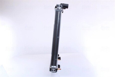 Радиатор охлаждения двигателя nissens 61020A