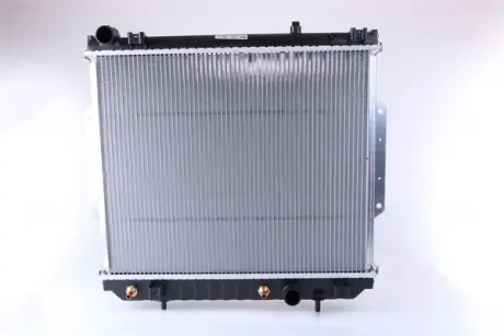Радіатор охолодження двигуна Nissens 61020A