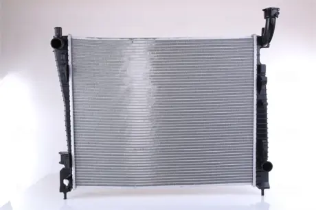 Радіатор охолодження двигуна Nissens 61033
