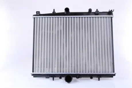 Радіатор охолодження двигуна Nissens 61291A