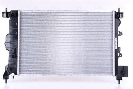 Радиатор охлаждения двигателя nissens 61715