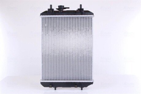 Радіатор охолодження двигуна nissens 617548