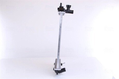 Радіатор охолодження двигуна nissens 617548