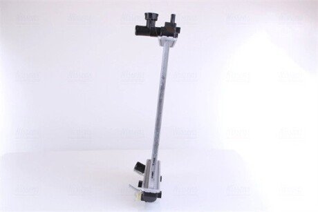 Радіатор охолодження двигуна nissens 617548