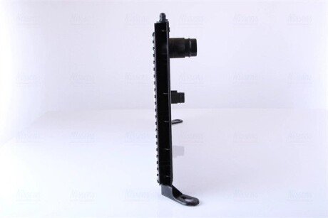 Радиатор охлаждения двигателя nissens 61883A