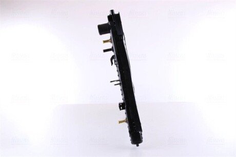 Радіатор охолодження двигуна nissens 62003