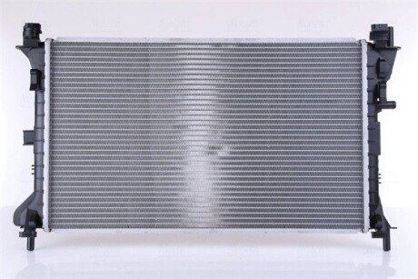 Радіатор охолодження двигуна nissens 62052