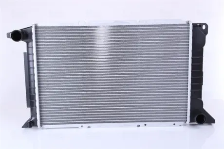 Радиатор охлаждения двигателя nissens 62080A