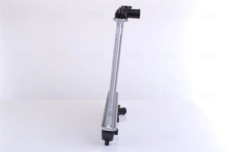 Радіатор охолодження двигуна nissens 62408A