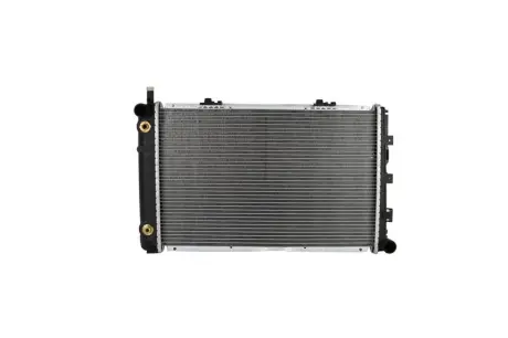Радіатор охолодження двигуна nissens 62670A