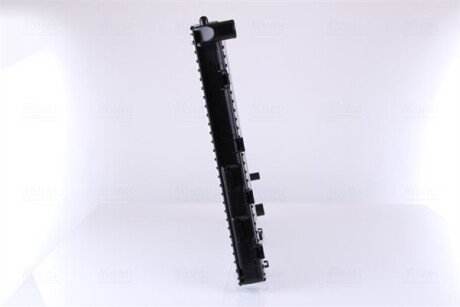 Радиатор охлаждения двигателя nissens 62696A