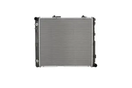 Радиатор охлаждения двигателя nissens 62698A Мерседес W124