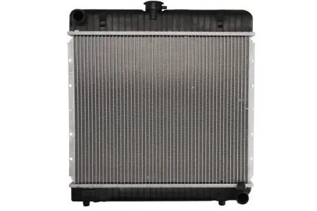 Радіатор охолодження двигуна Nissens 62710