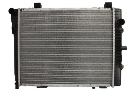 Радиатор охлаждения двигателя nissens 62712A Мерседес W202
