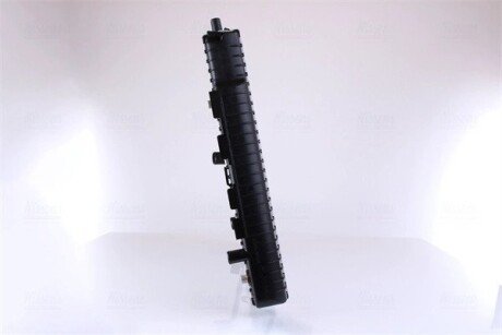 Радіатор охолодження двигуна nissens 62746A