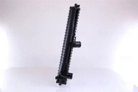 Радіатор охолодження двигуна nissens 62746A