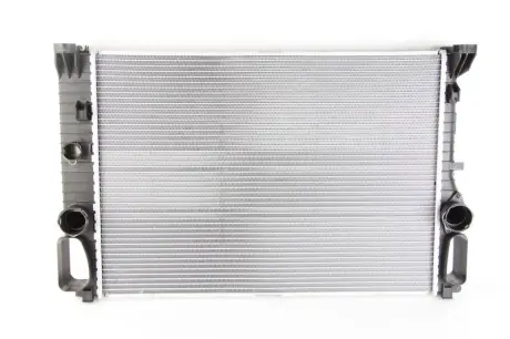 Радіатор охолодження двигуна Nissens 62796A