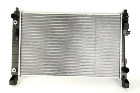 Радиатор охлаждения двигателя nissens 62799A Мерседес W245