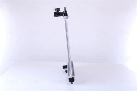 Радіатор охолодження двигуна nissens 62902A