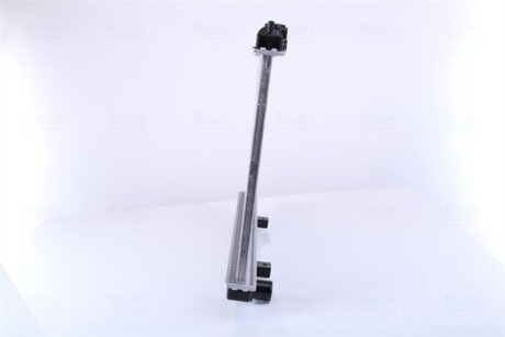 Радіатор охолодження двигуна nissens 62927A