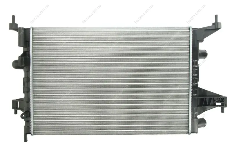 Радіатор охолодження двигуна Nissens 63007 (фото 1)