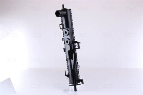 Радіатор охолодження двигуна nissens 63013A