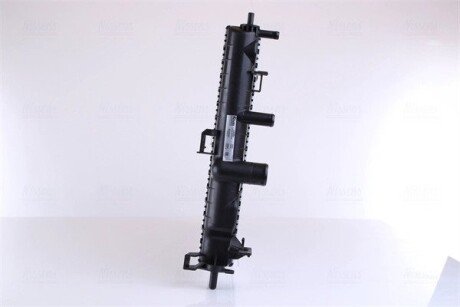 Радіатор охолодження двигуна nissens 63013A