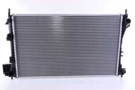 Радиатор охлаждения двигателя nissens 63022A