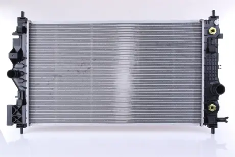 Радиатор охлаждения двигателя nissens 630762 Опель Инсигния