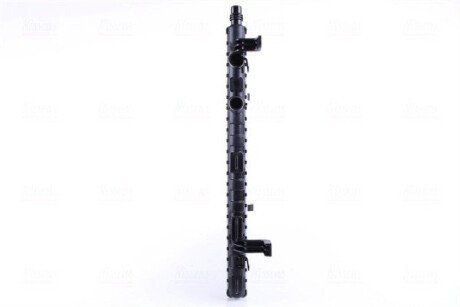 Радіатор охолодження двигуна nissens 630772