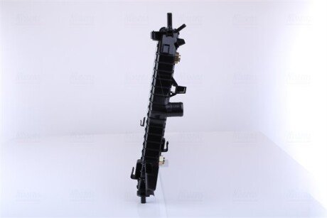 Радиатор охлаждения двигателя nissens 63113A