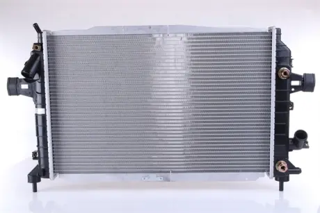 Радіатор охолодження двигуна Nissens 63115A