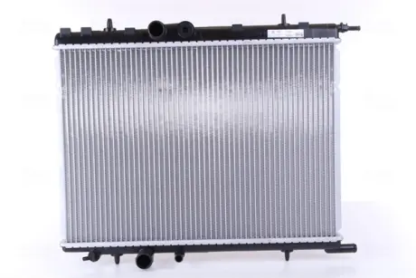 Радіатор охолодження двигуна Nissens 63502A