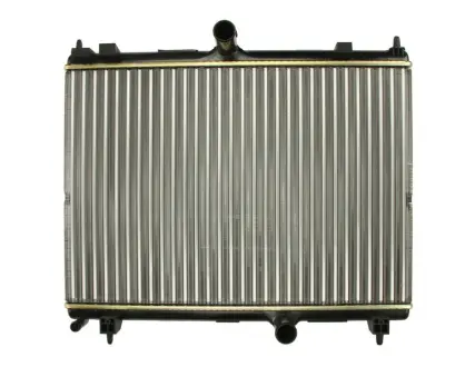 Радіатор охолодження двигуна Nissens 636009