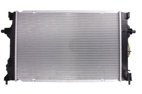 Радіатор охолодження двигуна nissens 636727