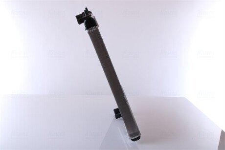 Радіатор охолодження двигуна nissens 63689A