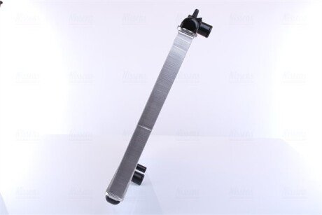 Радіатор охолодження двигуна nissens 63689A