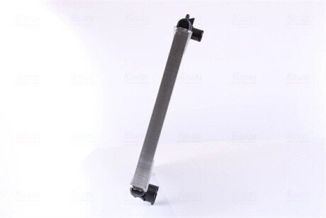 Радіатор охолодження двигуна nissens 63697