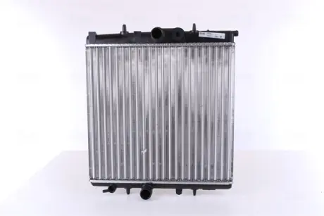 Радіатор охолодження двигуна Nissens 63708A