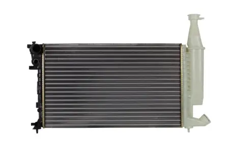 Радіатор охолодження двигуна Nissens 63716