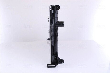 Радиатор охлаждения двигателя nissens 637607