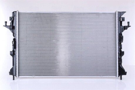 Радиатор охлаждения двигателя nissens 637642