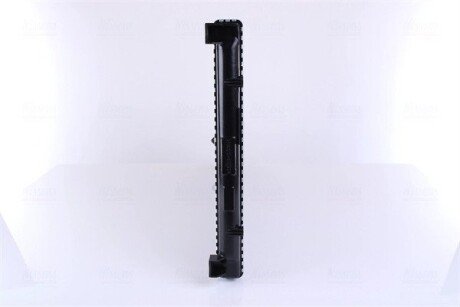 Радіатор охолодження двигуна nissens 63812A