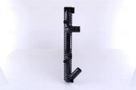 Радіатор охолодження двигуна nissens 63812A