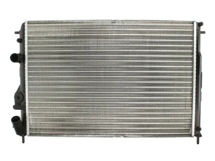 Радіатор охолодження двигуна Nissens 63896A