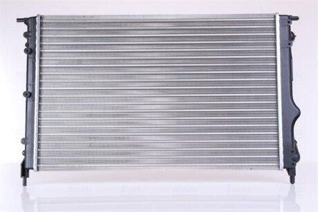 Радиатор охлаждения двигателя nissens 63925