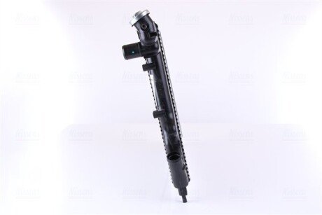 Радіатор охолодження двигуна nissens 63929